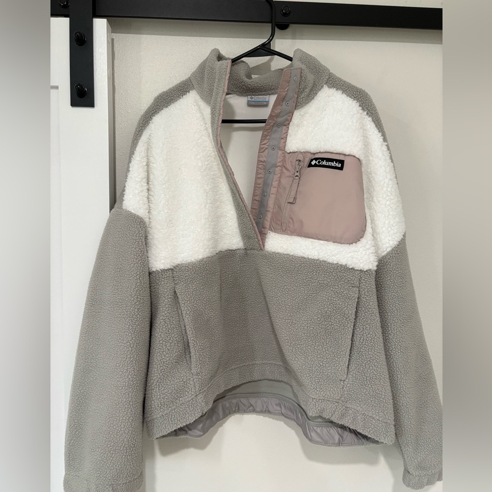 Columbia Sherpa pull over